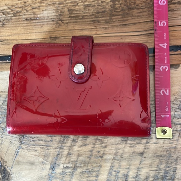 Louis Vuitton Red Kiss Lock Wallet - Picture 14 of 14